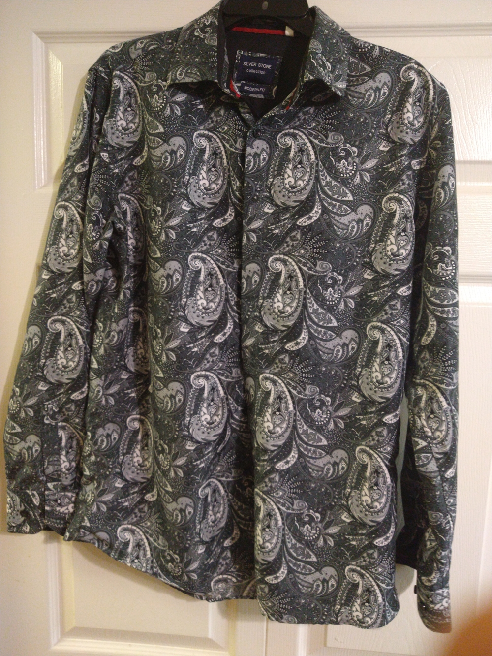 Silver Stone Men’s Black & White Paisley Button-Down Shirt